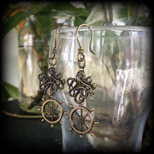 Load image into Gallery viewer, Octopus earrings, Nautical earrings, Tentacle earrings, Lovecraft earrings, Squid earrings, Sealife earrings, Cthulhu earrings,Octopi