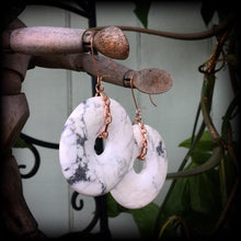 Load image into Gallery viewer, Howlite earrings, Rose gold earrings, Heavy earrings, Statement earrings, White earrings, Stone earrings, Tunnel earrings, Plug earrings, 8g