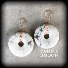 Load image into Gallery viewer, Howlite earrings, Rose gold earrings, Heavy earrings, Statement earrings, White earrings, Stone earrings, Tunnel earrings, Plug earrings, 8g