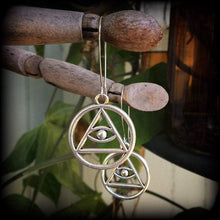 Load image into Gallery viewer, Illuminati earrings, Esoteric earrings, Illuminati jewelry, Evil eye, All seeing eye, Eye of Providence, Plug earrings, Tunnel dangles 0g 2g