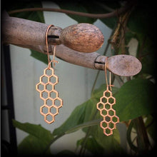 Load image into Gallery viewer, Honeycomb earrings, Bee hive earrings, Hexagon earrings, Geometric earrings, Tunnel earrings, Sacred Geometry, Plug earrings, Bee earrings