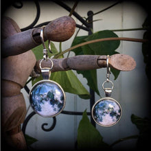 Load image into Gallery viewer, 8 gauge tunnel dangles 3mm full moon ear hangers 6 gauge hanging gauges 4 gauge tunnel earrings Ear weights 2 gauge plug dangles 0 gauge 8mm