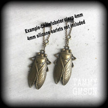 Load image into Gallery viewer, Insect earrings Locust Earrings Tunnel earrings Cicada earrings Plague Animal earrings Gauged earrings Plug earrings Pierced ears 2g 4g 6g