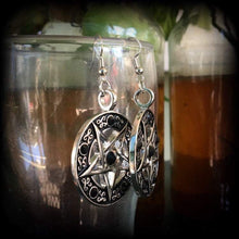 Load image into Gallery viewer, Pentagram earrings, Pentacle earrings, Gothic earrings, Emo earrings, Church of Satan, Sigil earrings, Wicca earrings, Pagan earrings