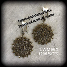 Load image into Gallery viewer, 2 gauge weights 6mm mandala ear weights 4 gauge 5mm Bronze ear hangers 8 gauge plug dangles 0 gauge Gauged earrings Tunnel dangles Gauges 6g