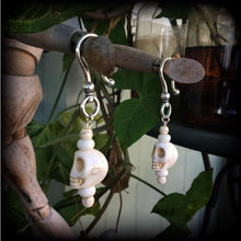 Load image into Gallery viewer, 00 gauge 0 gauge Skull tunnel dangles Skull ear hangers Plug dangles Tunnel weights Stone weights Ear weights Gauged earrings Skull weights