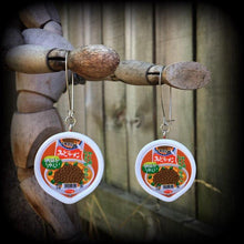 Load image into Gallery viewer, Noodle earrings, Food jewelry, Ramen earrings, Food earrings, Tunnel earrings, Student life, Novelty earrings, Japanese curry, Rice earrings