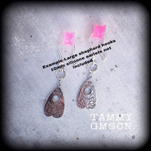 Load image into Gallery viewer, Ouija earrings Planchette earrings Planchette jewelry Occult jewelry Esoteric jewelry Seance earring 3mm Tunnel dangles 8mm Plug earrings 0g