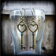 Load image into Gallery viewer, Steampunk ear hangers, Key ear weights, 3mm, 8 gauge, Plug dangles, Tunnel dangles, Heart ear hangers, Gauged earrings, Hanging gauges 2g 4g