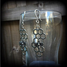 Load image into Gallery viewer, Honeycomb earrings, Bee earrings, Hexagon earrings, Geometric earrings, Tunnel earrings, Sacred Geometry, Plug earrings, Bee hive earrings