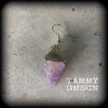 Load image into Gallery viewer, Single amethyst earring, Quartz earring, Amethyst jewelry, Plug earring, Tunnel earring, Single ear weight, Single ear hanger, Tunnel dangle