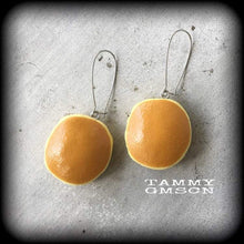 Load image into Gallery viewer, Dorayaki, Pancake earrings, Kawaii jewelry, Pikelet, Japanese food, Junk food, Tunnel earrings, Food jewelry, Plug earrings, Tunnel dangles