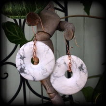 Load image into Gallery viewer, Howlite earrings, Rose gold earrings, Heavy earrings, Statement earrings, White earrings, Stone earrings, Tunnel earrings, Plug earrings, 8g