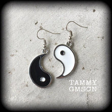 Load image into Gallery viewer, Yin Yang earrings, Chakra earrings, Zen jewelry, Tunnel earrings, Yoga earrings, Plug earrings, Meditation jewelry, Meditation earrings