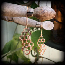 Load image into Gallery viewer, Honeycomb earrings, Bee hive earrings, Hexagon earrings, Geometric earrings, Tunnel earrings, Sacred Geometry, Plug earrings, Bee earrings