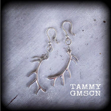 Load image into Gallery viewer, 2 gauge 0 gauge Antler ear weights 6mm ear hangers Plug dangles Tunnel dangles Hanging gauges Gauged earrings for stretched lobes 0g 00g 8g