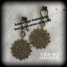 Load image into Gallery viewer, 2 gauge weights 6mm mandala ear weights 4 gauge 5mm Bronze ear hangers 8 gauge plug dangles 0 gauge Gauged earrings Tunnel dangles Gauges 6g