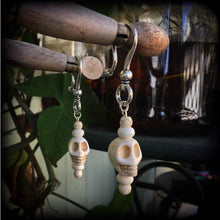Load image into Gallery viewer, 00 gauge 0 gauge Skull tunnel dangles Skull ear hangers Plug dangles Tunnel weights Stone weights Ear weights Gauged earrings Skull weights