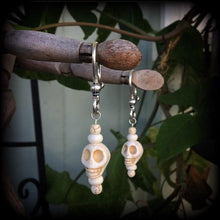 Load image into Gallery viewer, 00 gauge 0 gauge Skull tunnel dangles Skull ear hangers Plug dangles Tunnel weights Stone weights Ear weights Gauged earrings Skull weights