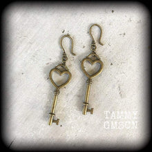 Load image into Gallery viewer, Steampunk ear hangers, Key ear weights, 3mm, 8 gauge, Plug dangles, Tunnel dangles, Heart ear hangers, Gauged earrings, Hanging gauges 2g 4g