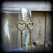 Load image into Gallery viewer, Steampunk ear hangers, Key ear weights, 3mm, 8 gauge, Plug dangles, Tunnel dangles, Heart ear hangers, Gauged earrings, Hanging gauges 2g 4g