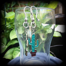 Load image into Gallery viewer, Cactus earrings, Succulent earrings, Plant jewelry, Flora, Cactus jewelry, Vegan earrings, Vegan jewelry, Tunnel earrings, Plug dangles 2g