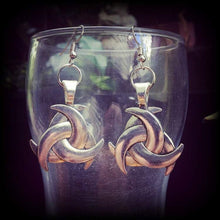 Load image into Gallery viewer, Triple horn earrings Odins horn earrings Norse earrings Asatru earrings Earrings for pierced ears Plug earrings Tunnel earrings Thor Runes