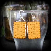 Load image into Gallery viewer, Biscuit earrings, Kawaii jewelry, Dessert, Pastries, Kitsch, Cream Biscuit, Food jewelry, Dangle earrings, Tunnel earrings, Plug dangles 2g