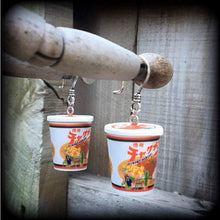 Load image into Gallery viewer, Noodle earrings, Food jewelry, Ramen earrings, Food earrings, Tunnel earrings, Student life, Novelty earrings, Japanese curry, Rice earrings