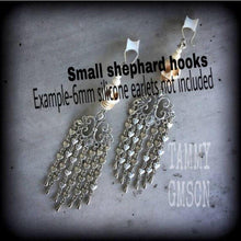 Load image into Gallery viewer, 3mm 8 gauge 6 guage 4 gauge Skull ear weights Ear hangers Plug earrings Tunnel dangles Tunnel earrings Gauged earrings Stretched ears Gauges