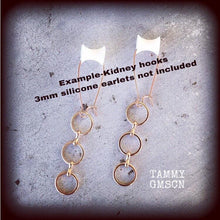 Load image into Gallery viewer, Minimal earrings, Circle drop earrings, Tiered circle earrings, Geometric jewelry, Fashion earrings, Metal work, Pierced ears, Gauges