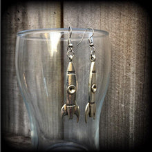 Load image into Gallery viewer, Rocket earrings Space earrings Space ship earrings Space travel Apollo earrings Astrophysics 3mm tunneldangles 4mm plug dangles 6mm gauges