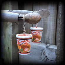Load image into Gallery viewer, Noodle earrings, Food jewelry, Ramen earrings, Food earrings, Tunnel earrings, Student life, Novelty earrings, Japanese curry, Rice earrings