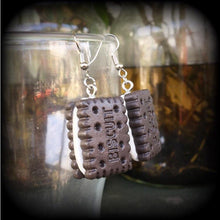 Load image into Gallery viewer, Biscuit earrings Candy earrings Kawaii jewelry Junk food jewelry Cosplay earrings Pierced ears Tunnel dangles Plug earrings Ear hangers 2g