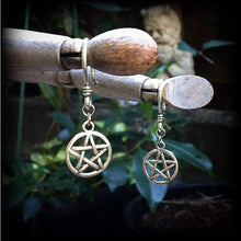 Load image into Gallery viewer, 8 gauge ear hangers Pentagram plug earrings 3mm plug dangles Witchy 6 gauge ear weights 4 gauge Tunnel dangles Gauged earrings 0g 00g 2g 4g