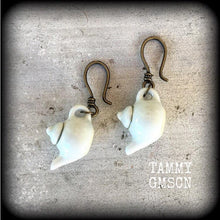 Load image into Gallery viewer, Tea pot earrings Te apot ear hangers Barista jewelry Alice in Wonderland Tea Party earrings High Tea 3mm Tunnel earrings 00g Plug earrings