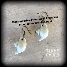 Load image into Gallery viewer, Tea pot earrings Te apot ear hangers Barista jewelry Alice in Wonderland Tea Party earrings High Tea 3mm Tunnel earrings 00g Plug earrings