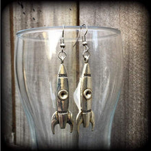 Load image into Gallery viewer, Rocket earrings Space earrings Space ship earrings Space travel Apollo earrings Astrophysics 3mm tunneldangles 4mm plug dangles 6mm gauges