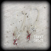 Load image into Gallery viewer, Pliers earrings Halloween earrings Tool box earrings Weapon earrings 2mm tunnel earrings Plug earrings Murder weapon earrings Gore jewelry
