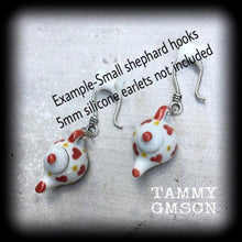 Load image into Gallery viewer, Tea Pot earrings Heart earrings Retro earrings Alice in Wonderland Devonshire Tea Tunnel earrings Queen of hearts Pierced ears Plug earrings