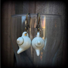 Load image into Gallery viewer, Tea pot earrings Te apot ear hangers Barista jewelry Alice in Wonderland Tea Party earrings High Tea 3mm Tunnel earrings 00g Plug earrings