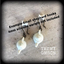 Load image into Gallery viewer, Tea pot earrings Te apot ear hangers Barista jewelry Alice in Wonderland Tea Party earrings High Tea 3mm Tunnel earrings 00g Plug earrings