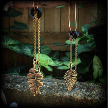 Load image into Gallery viewer, Oak leaf plug dangles 2 gauge tunnel earrings 6mm 7mm 8mm tunnel dangles Dangle earrings Artemis earrings Leaf earrings Bronze Ear hangers