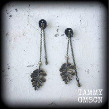 Load image into Gallery viewer, Oak leaf plug dangles 2 gauge tunnel earrings 6mm 7mm 8mm tunnel dangles Dangle earrings Artemis earrings Leaf earrings Bronze Ear hangers
