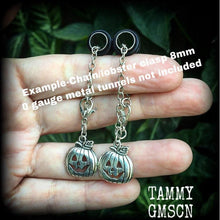 Load image into Gallery viewer, Halloween Earrings Pumpkin Earrings Jack O' Lantern Pumpkin Dangle earrings Pumpkinhead Zombie Horror Movie Pierced ears Samhain Los Muertos