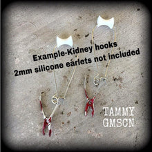 Load image into Gallery viewer, Pliers earrings Halloween earrings Tool box earrings Weapon earrings 2mm tunnel earrings Plug earrings Murder weapon earrings Gore jewelry