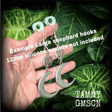 Load image into Gallery viewer, Inverted pentagram earrings Crescent moon earrings Goddess earrings Moon earrings Witchy earrings Plug earrings Tunnel earrings Pagan Nature