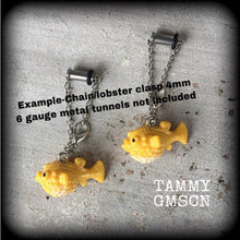 Load image into Gallery viewer, Fugu earrings Fish earrings Japanese earrings Takifugu Sashimi Pufferfish earrings 8 gauge tunnel dangles 4mm ear hangers Bogeo Bok Gauges