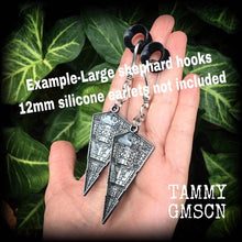 Load image into Gallery viewer, 4mm ear weights, 6 gauge Star Wars ear hangers, Tunnel dangles, Hanging gauges, Gauged earrings, Plug dangles, Plug earrings, 0g 00g 6g 4g