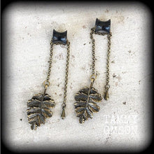 Load image into Gallery viewer, Oak leaf plug dangles 2 gauge tunnel earrings 6mm 7mm 8mm tunnel dangles Dangle earrings Artemis earrings Leaf earrings Bronze Ear hangers